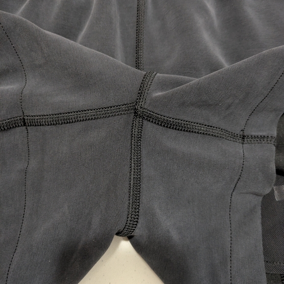 Lululemon Softstreme High-Rise Short 4" - Picture 4 of 11